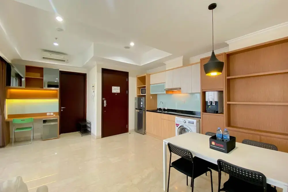 Джакарта: Spacious And Combined 2Br At Menteng Park Apartment