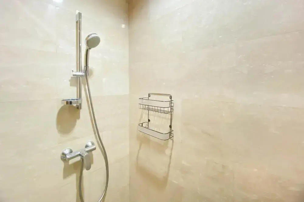 Джакарта: Spacious And Combined 2Br At Menteng Park Apartment