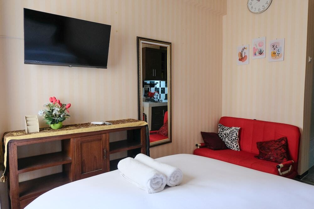 Бандунг: Homey And Cozy Studio Room At Suites @Metro Apartment