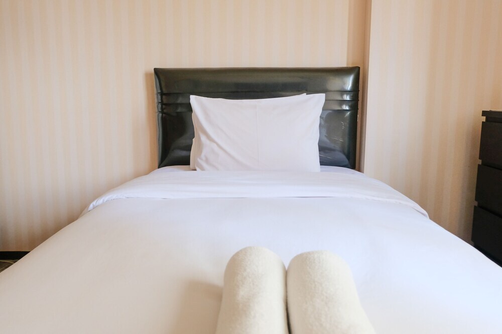 Бандунг: Homey And Cozy Studio Room At Suites @Metro Apartment
