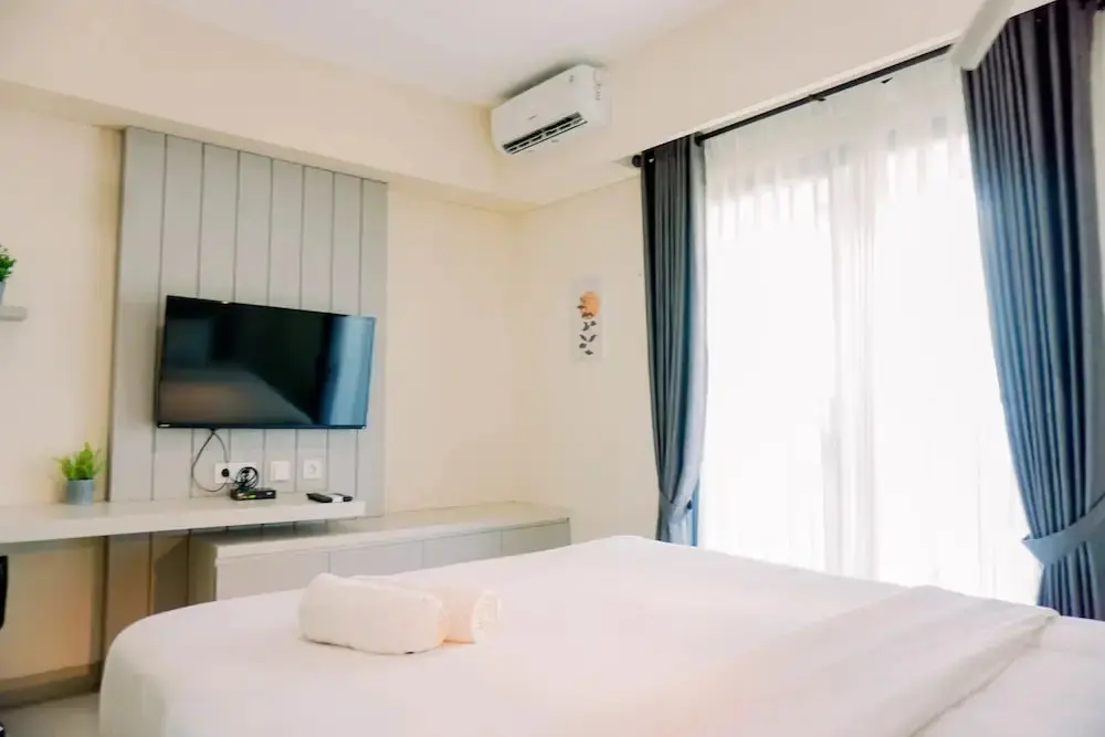 Южный Тангеранг: Homey And Simply Look 1Br Bintaro Embarcadero Apartment
