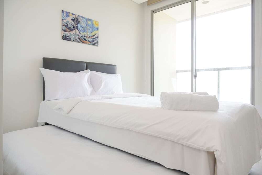 Джакарта: Best Comfy Studio At Gold Coast Apartment