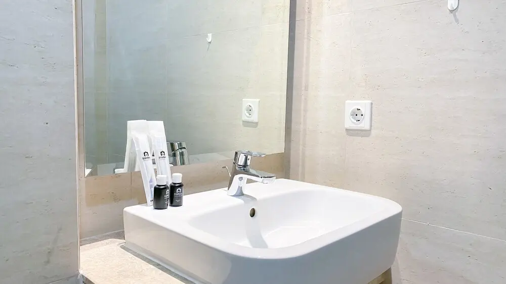 Джакарта: Best Comfy Studio At Gold Coast Apartment