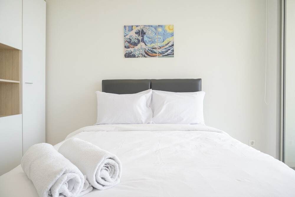 Джакарта: Best Comfy Studio At Gold Coast Apartment