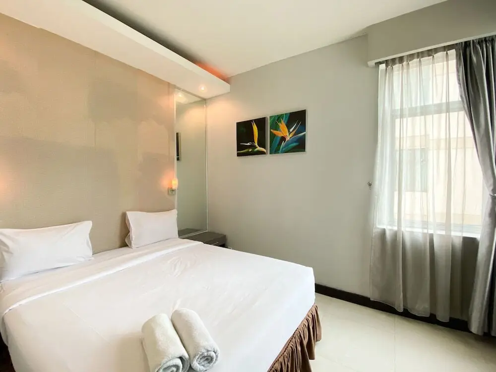 Чикаранг: Homey 2Br Apartment Crown Court Executive Condominium