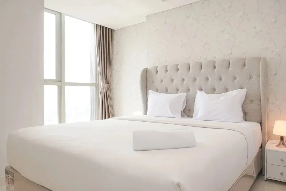 Джакарта: Modern Look 1Br With Golf Island And Sea View Gold Coast Apartment