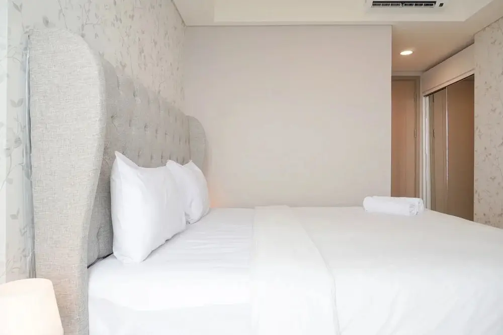 Джакарта: Modern Look 1Br With Golf Island And Sea View Gold Coast Apartment