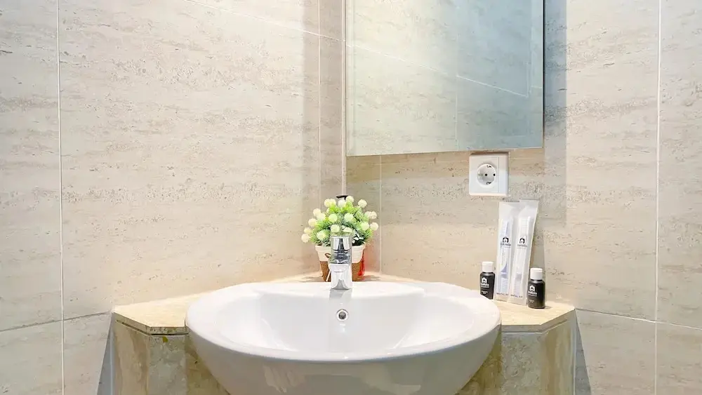 Джакарта: Modern Look 1Br With Golf Island And Sea View Gold Coast Apartment