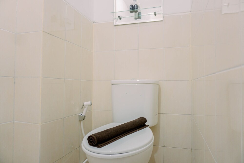 Южный Тангеранг: Cozy Stay Studio At Urbantown Serpong Apartment