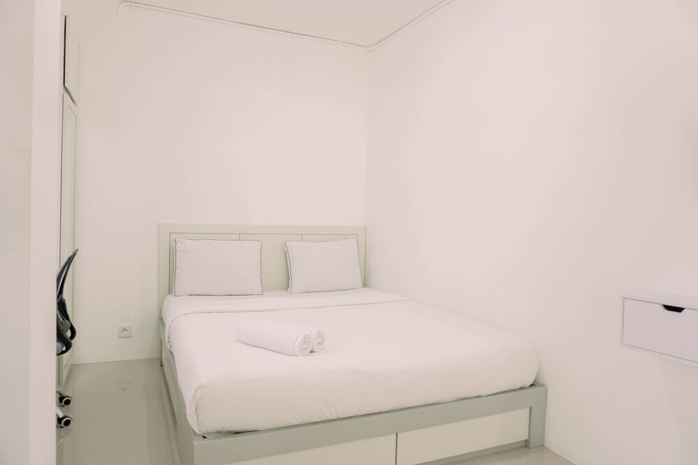 Южный Тангеранг: Cozy Stay Studio At Urbantown Serpong Apartment