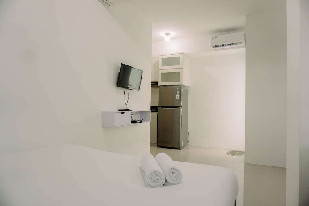Южный Тангеранг: Cozy Stay Studio At Urbantown Serpong Apartment