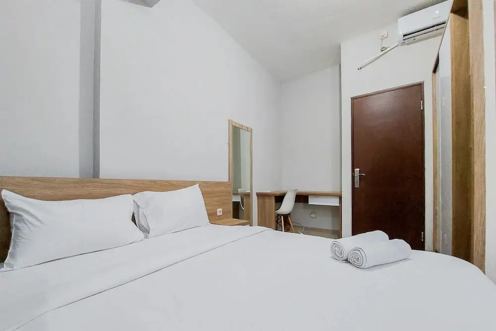Legok: Restful And Modern 2Br Majestic Point Serpong Apartment
