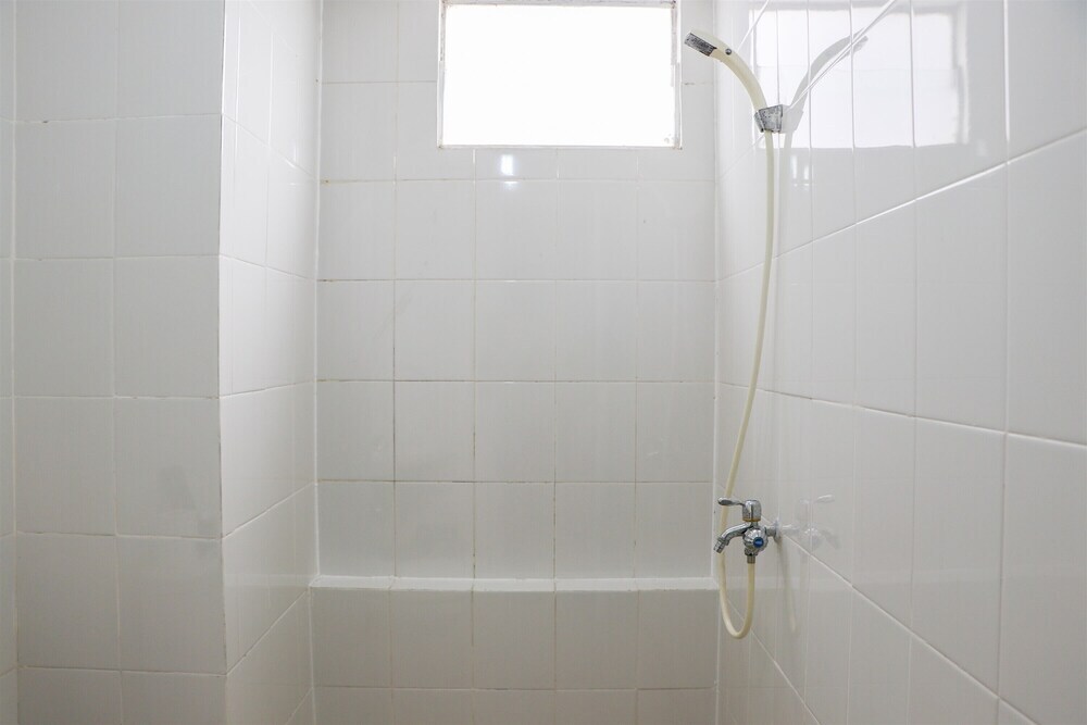 Джакарта: Cozy Stay 3Br Bassura City Apartment Near Mall