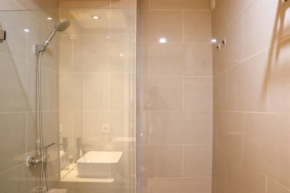 Джакарта: Brand New 1Br With Working Room At Daan Mogot City Apartment