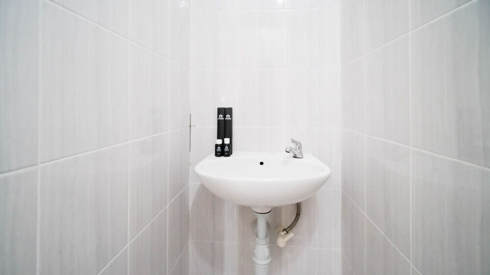 Сурабая: Cozy Living Studio At Puncak Cbd Apartment