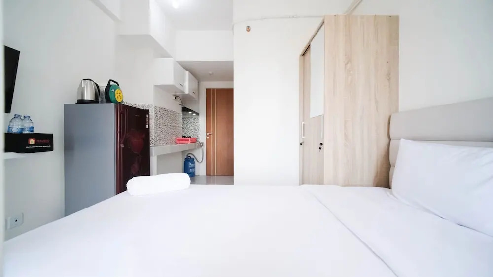 Сурабая: Cozy Living Studio At Puncak Cbd Apartment