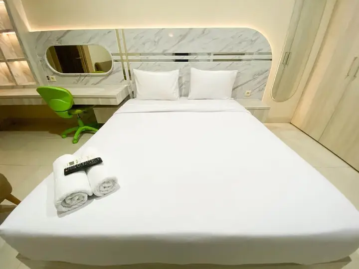 Семаранг: Nice And Elegant Studio Apartment At Warhol (W/R) Residence