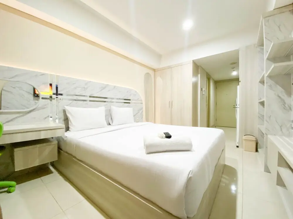 Семаранг: Nice And Elegant Studio Apartment At Warhol (W/R) Residence
