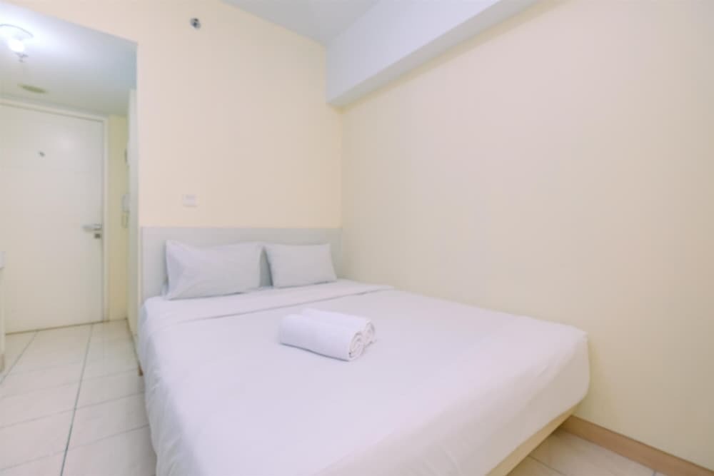 Бекаси: Cozy Stay Studio At 3Rd Floor Springlake Summarecon Bekasi Apartment