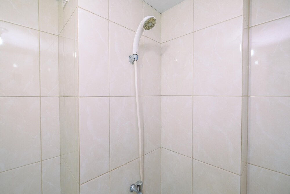 Бекаси: Cozy Stay Studio At 3Rd Floor Springlake Summarecon Bekasi Apartment