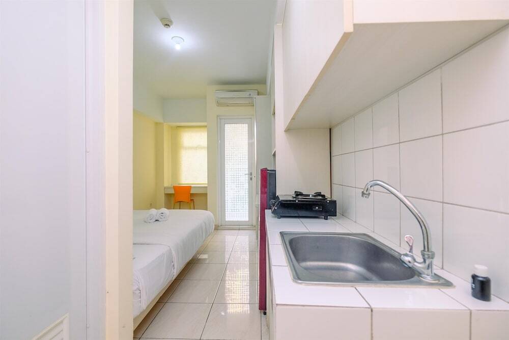 Бекаси: Cozy Stay Studio At 3Rd Floor Springlake Summarecon Bekasi Apartment