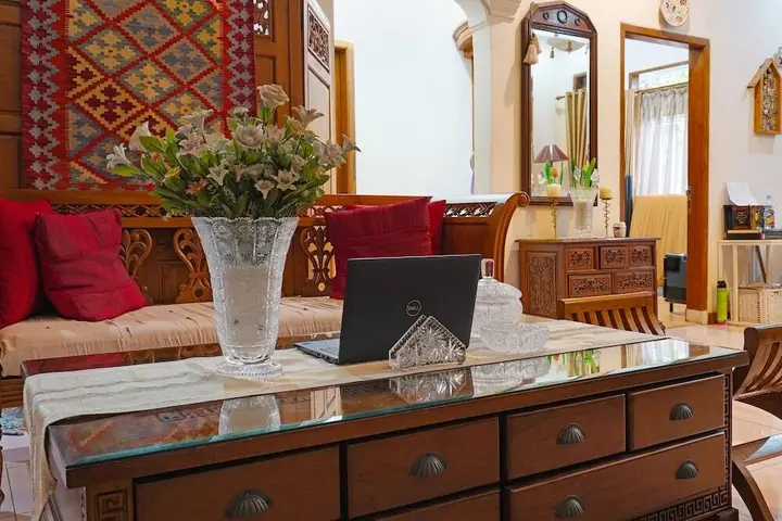 Бандунг: OYO 92121 Mitra Dago Antapani Syariah