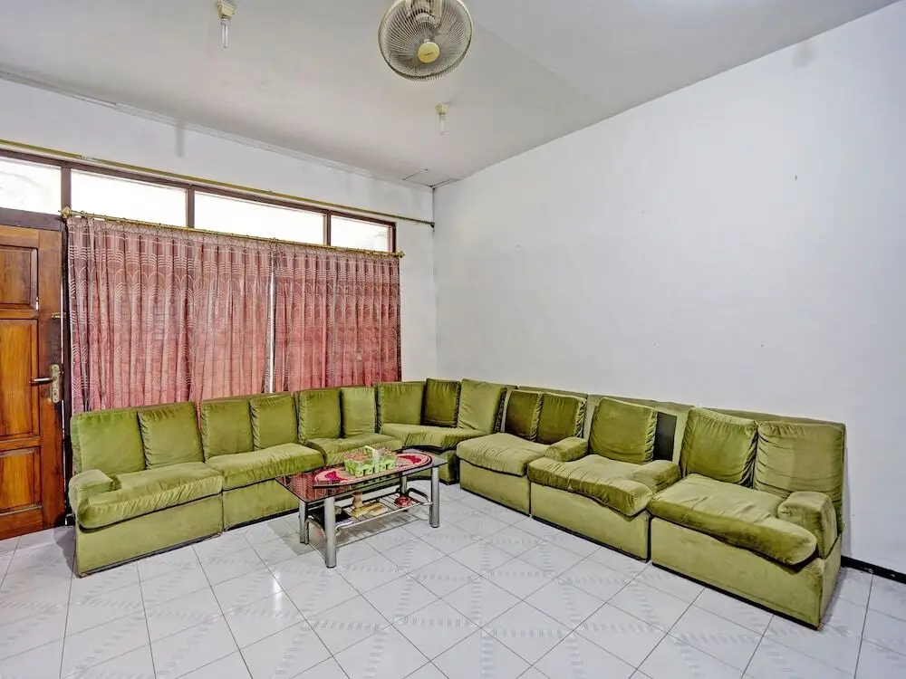 Джомбанг: OYO 91865 Sidomulyo Kost Syariah