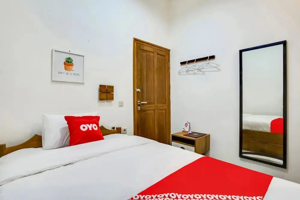 Блора: Capital O 3461 Mystays