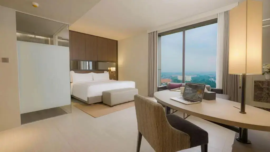 Сурабая: Whiz Luxe Hotel Spazio Surabaya