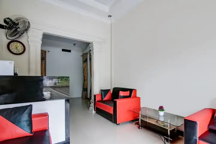 Пеканбару: OYO 90942 Kost Syari'ah Panam