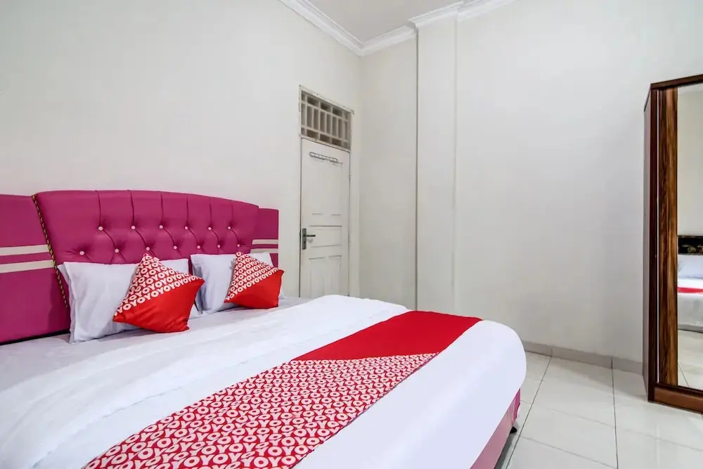 Пеканбару: OYO 90942 Kost Syari'ah Panam