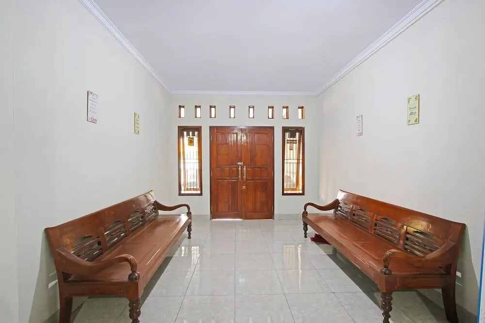 Тегал: OYO 91487 Ib Homestay Syariah