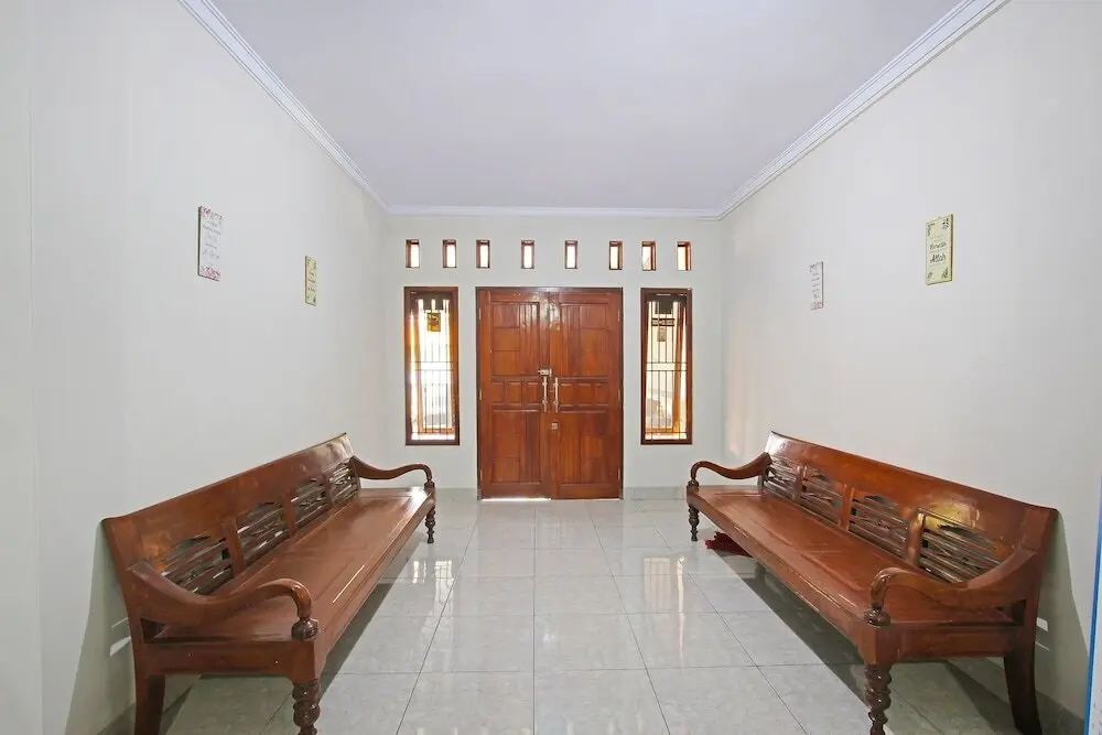Тегал: OYO 91487 Ib Homestay Syariah