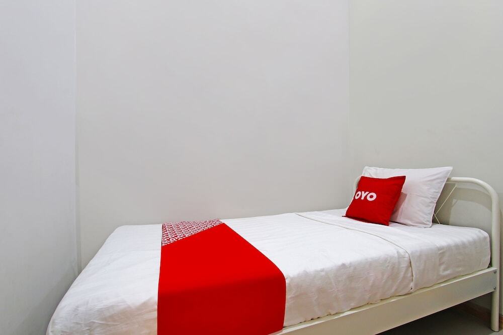 Тегал: OYO 91487 Ib Homestay Syariah