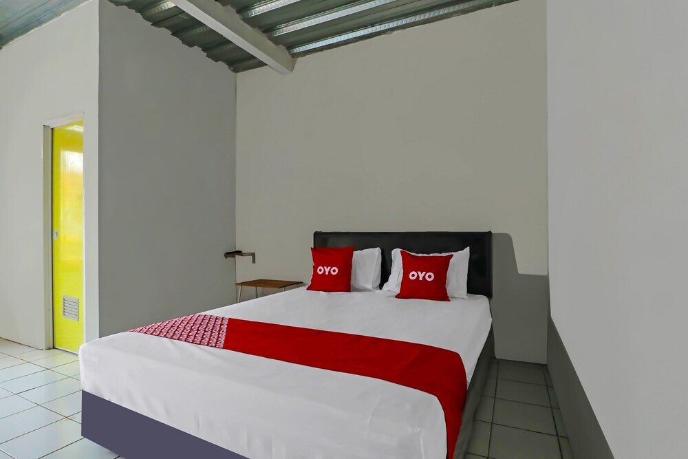 Тарогонг: OYO 90809 Homestay Black Pink Merah Jambu Syariah