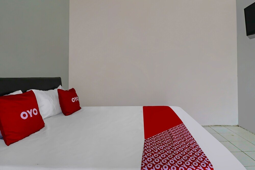 Тарогонг: OYO 90809 Homestay Black Pink Merah Jambu Syariah