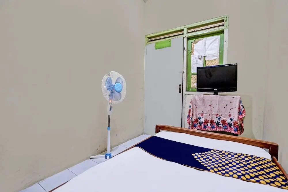 Гресик: OYO 92267 Nurul Homestay Syariah
