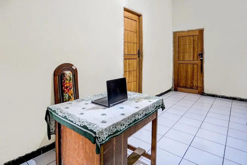 Гресик: OYO 92267 Nurul Homestay Syariah