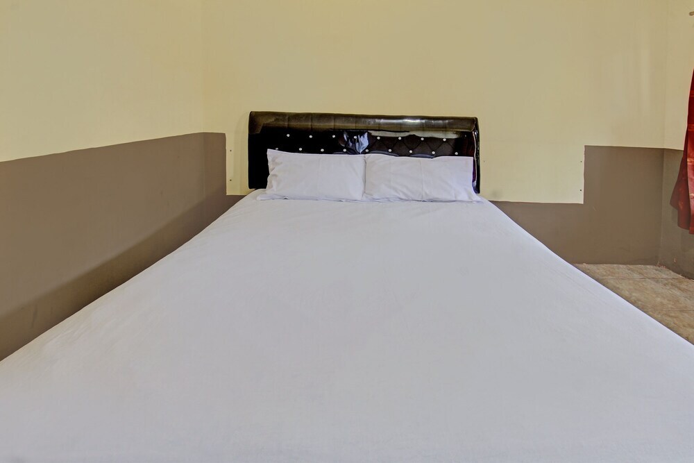 Матарам: OYO 92624 Stone Homestay