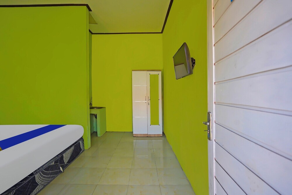 Баньюванги: SPOT ON 92669 Guesthouse Prima SyariahNearGPdI Anugerah