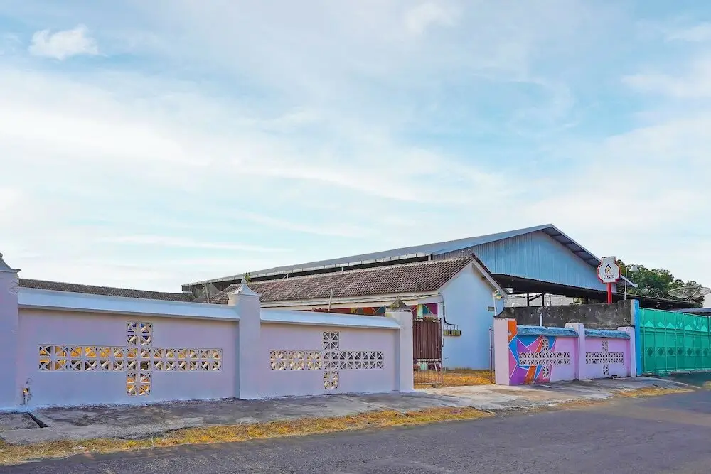 Баньюванги: SPOT ON 92669 Guesthouse Prima SyariahNearGPdI Anugerah