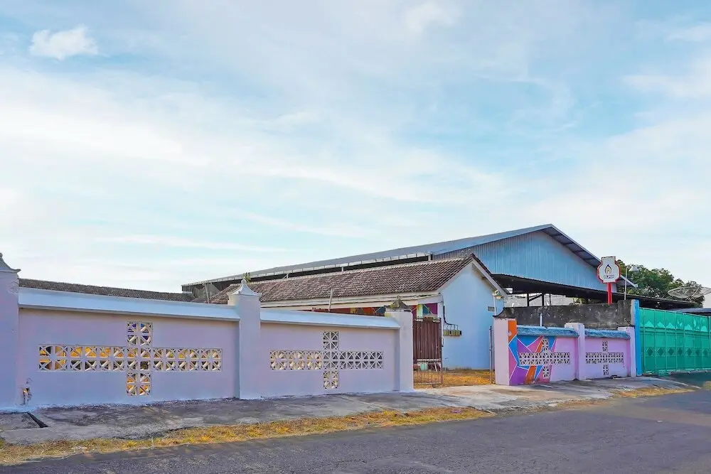 Баньюванги: SPOT ON 92669 Guesthouse Prima SyariahNearGPdI Anugerah