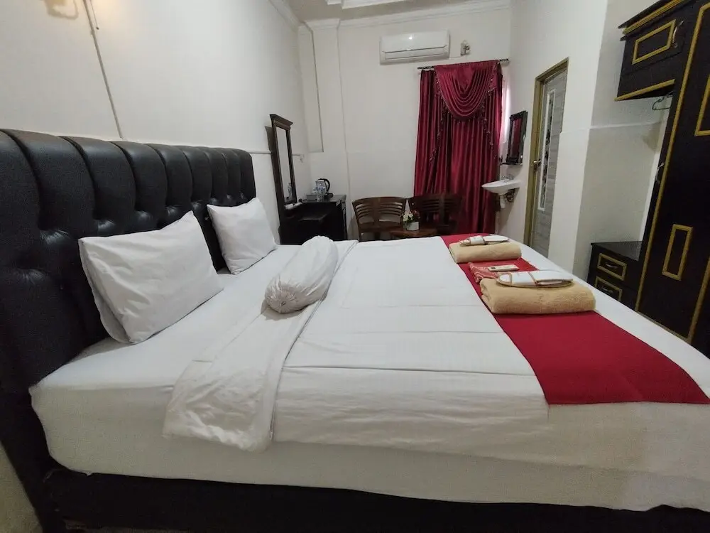 Джембер: SPOT ON 92695 My Kost Syariah