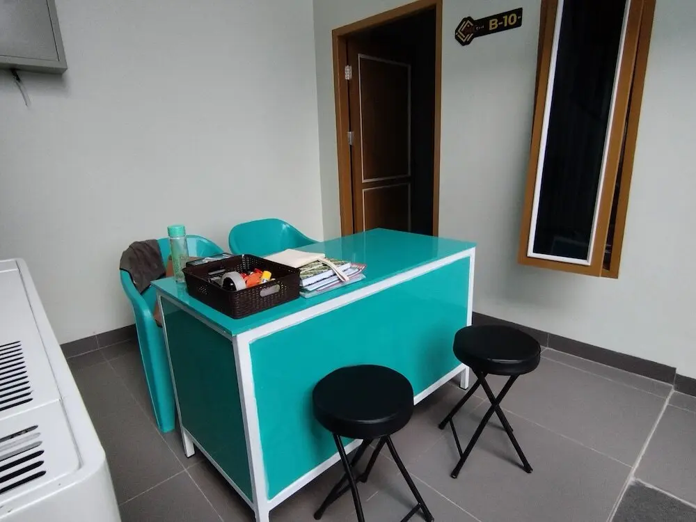 Джембер: SPOT ON 92695 My Kost Syariah