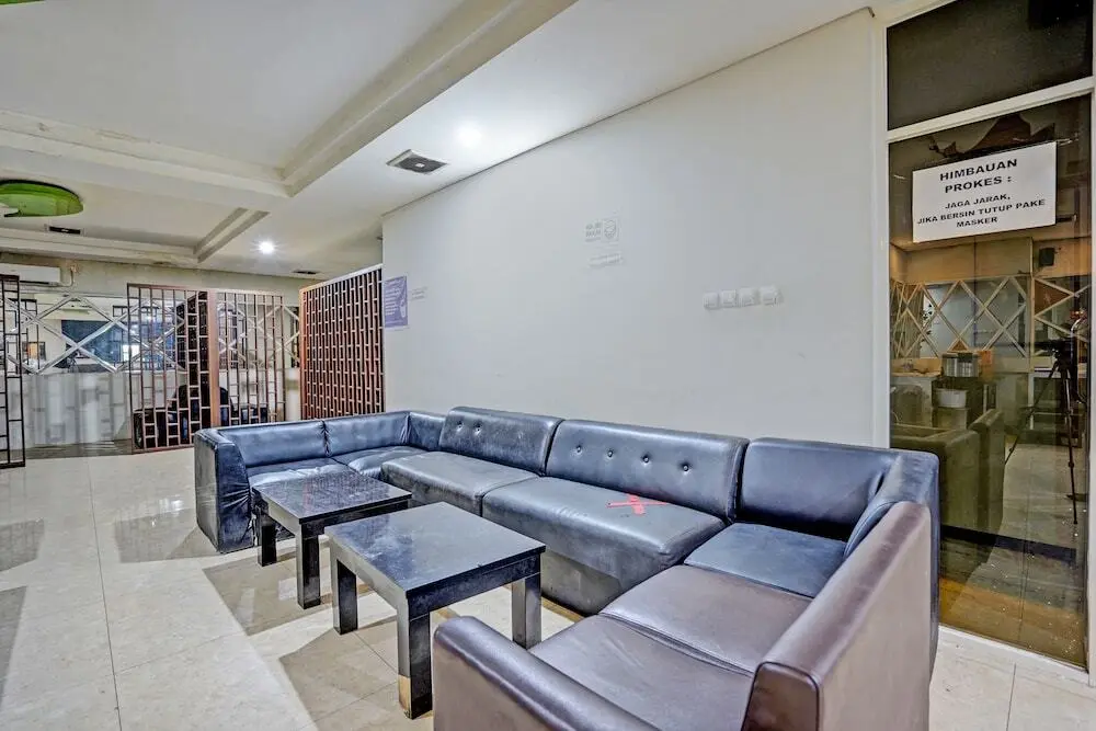 Сурабая: Super OYO Capital O 92633 Spring Hotel Gubeng