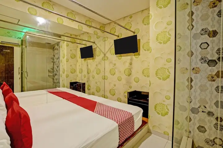 Сурабая: Super OYO Capital O 92633 Spring Hotel Gubeng
