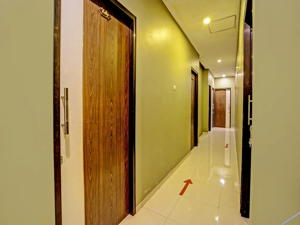 Сурабая: Super OYO Capital O 92633 Spring Hotel Gubeng