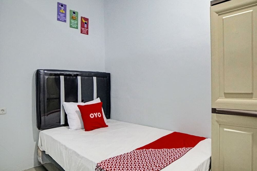 Медан: OYO 92721 Planet Guest House Syariah