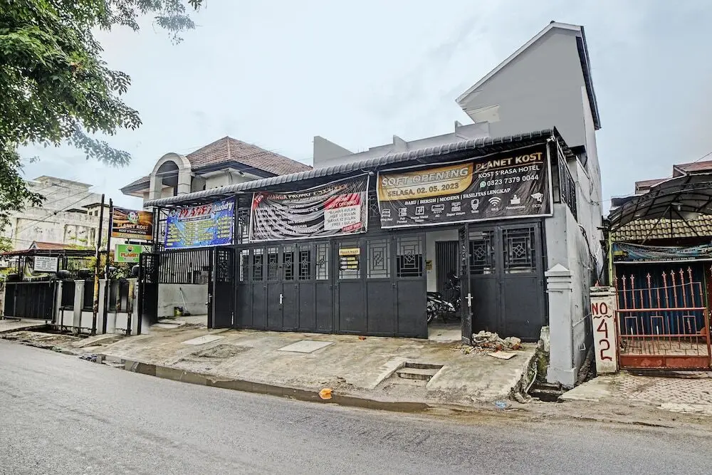 Медан: OYO 92721 Planet Guest House Syariah