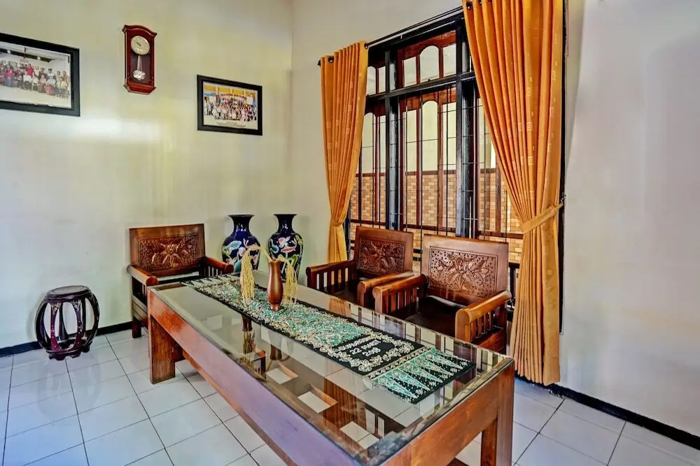 Тубан: OYO Life 92785 Wisma Trubus Syariah